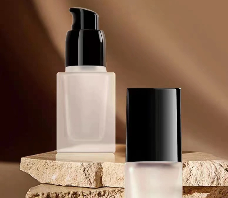 Cosmetics Luxury 15ml 20ml 30ml 40ml Square Pump Lotion Serum Bottle Empty Glass Skincare Make-up Packaging